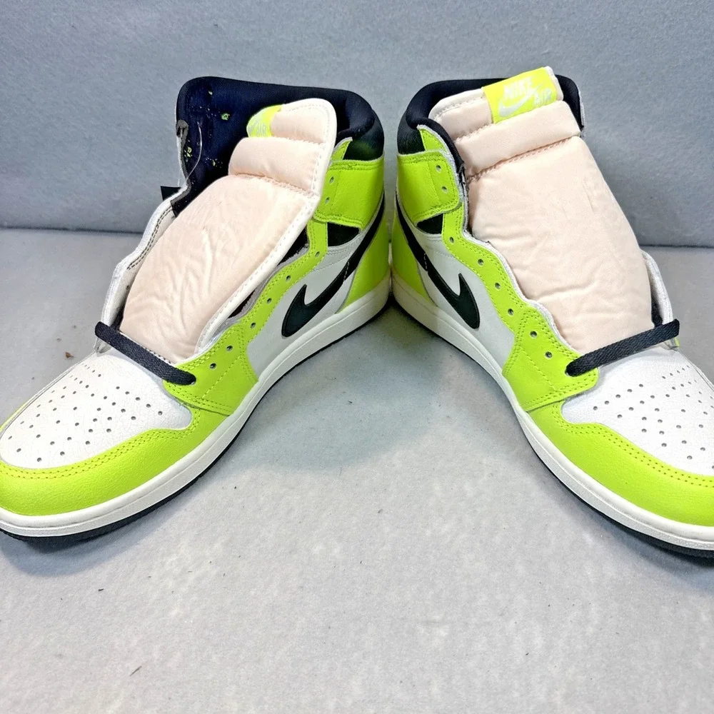 Nike Air Jordan 1 Retro High 'Visionaire' Volt 555088-702. Mens Size 10.5